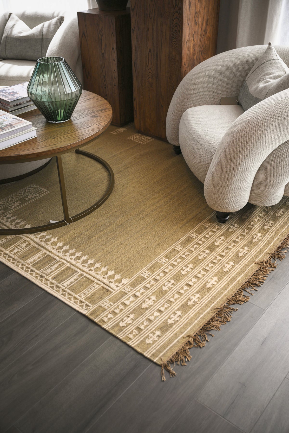Oliver Motif Rug 290cm x 190cm