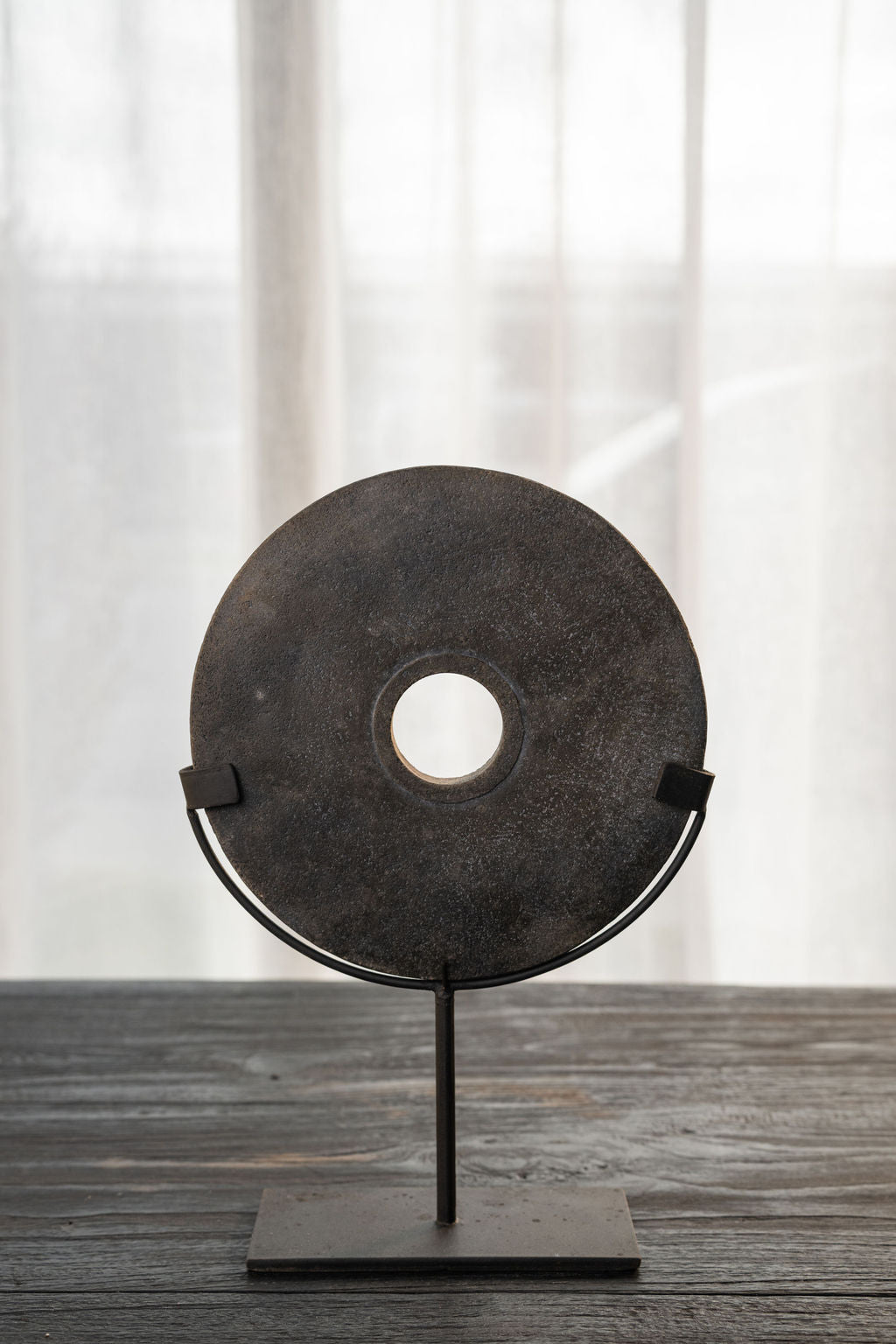 Black Eternity Stone On Stand - DIA: 20cm