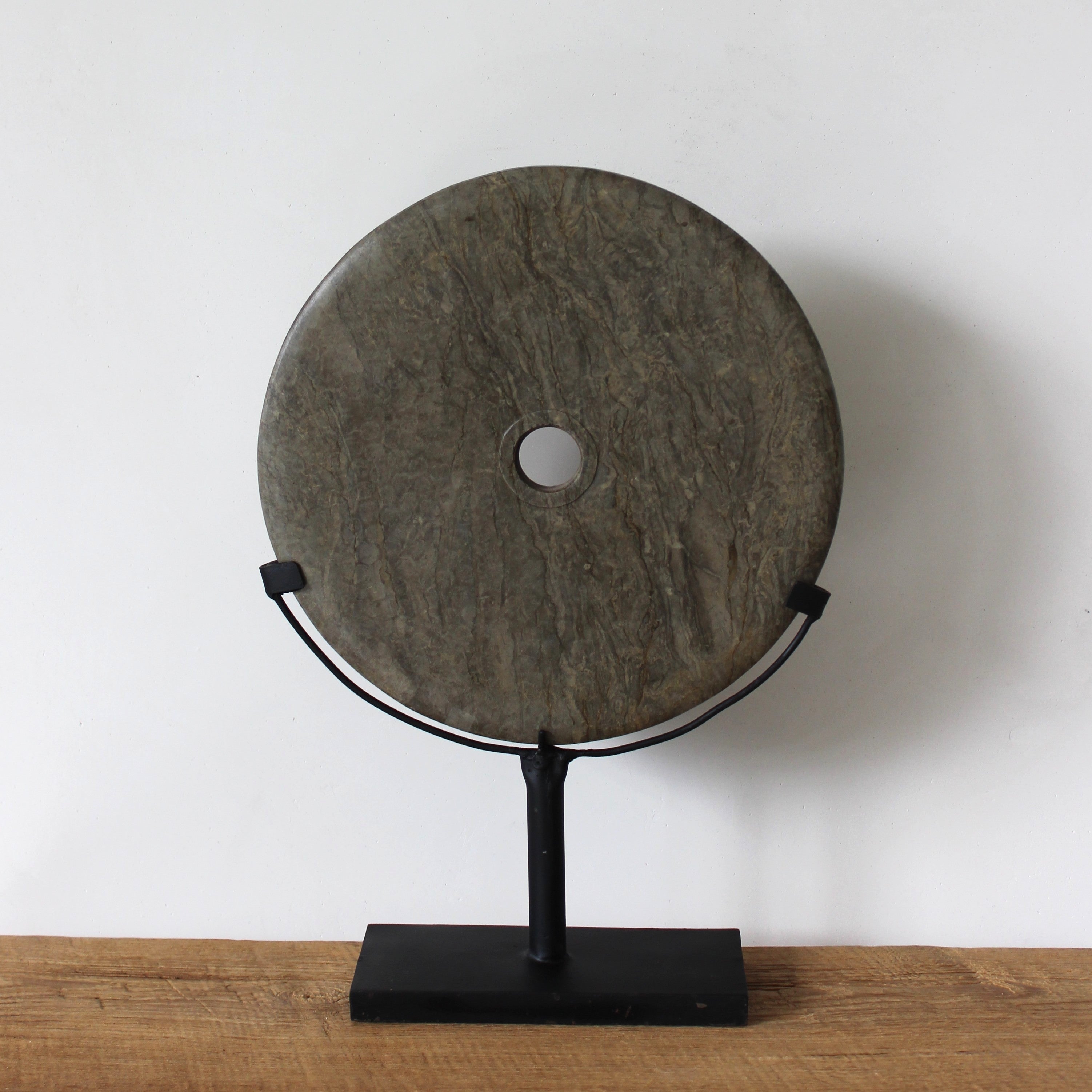 Riverbed Eternity Stone On Stand