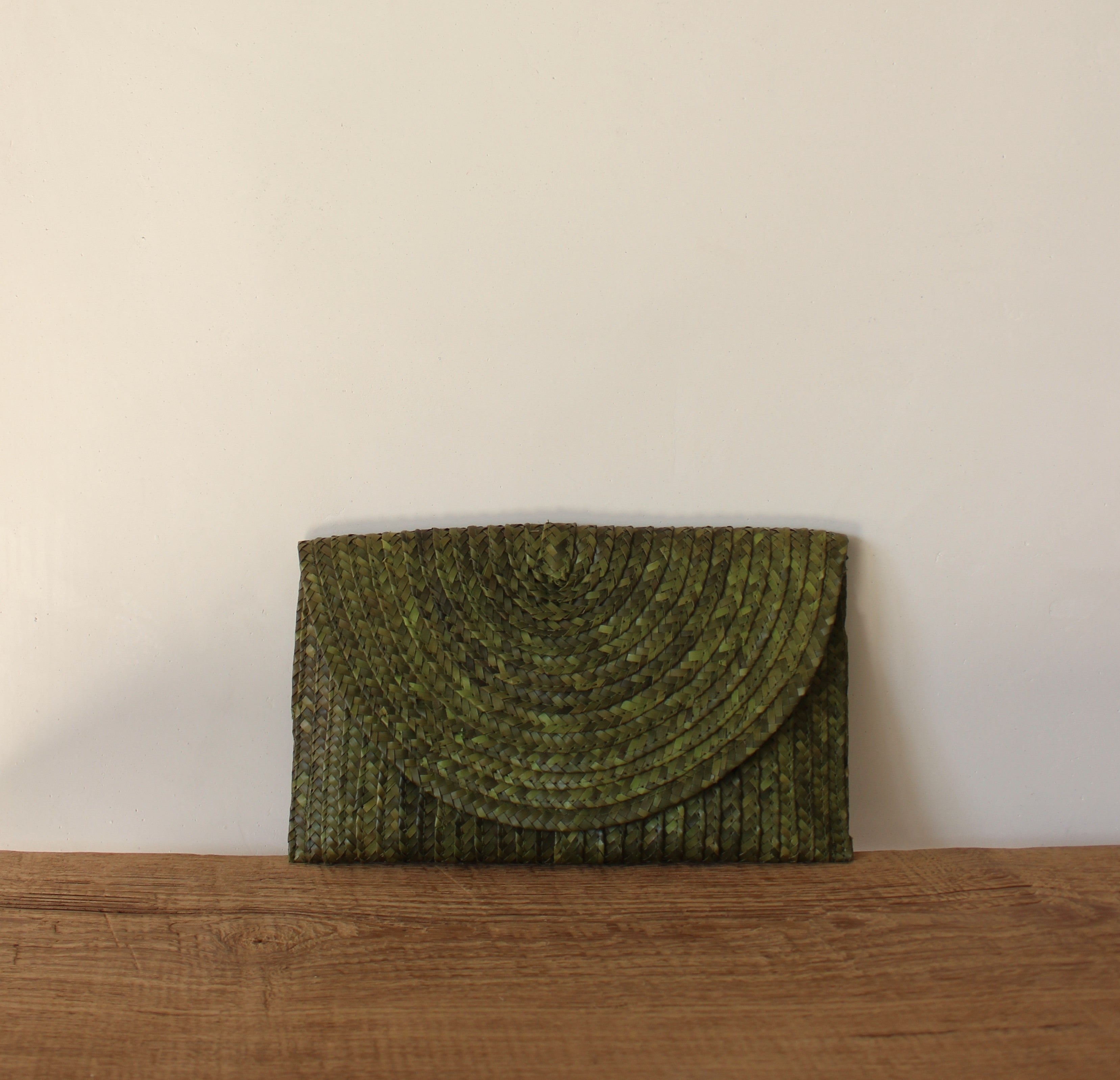 Palm Leaf Clutch — Green