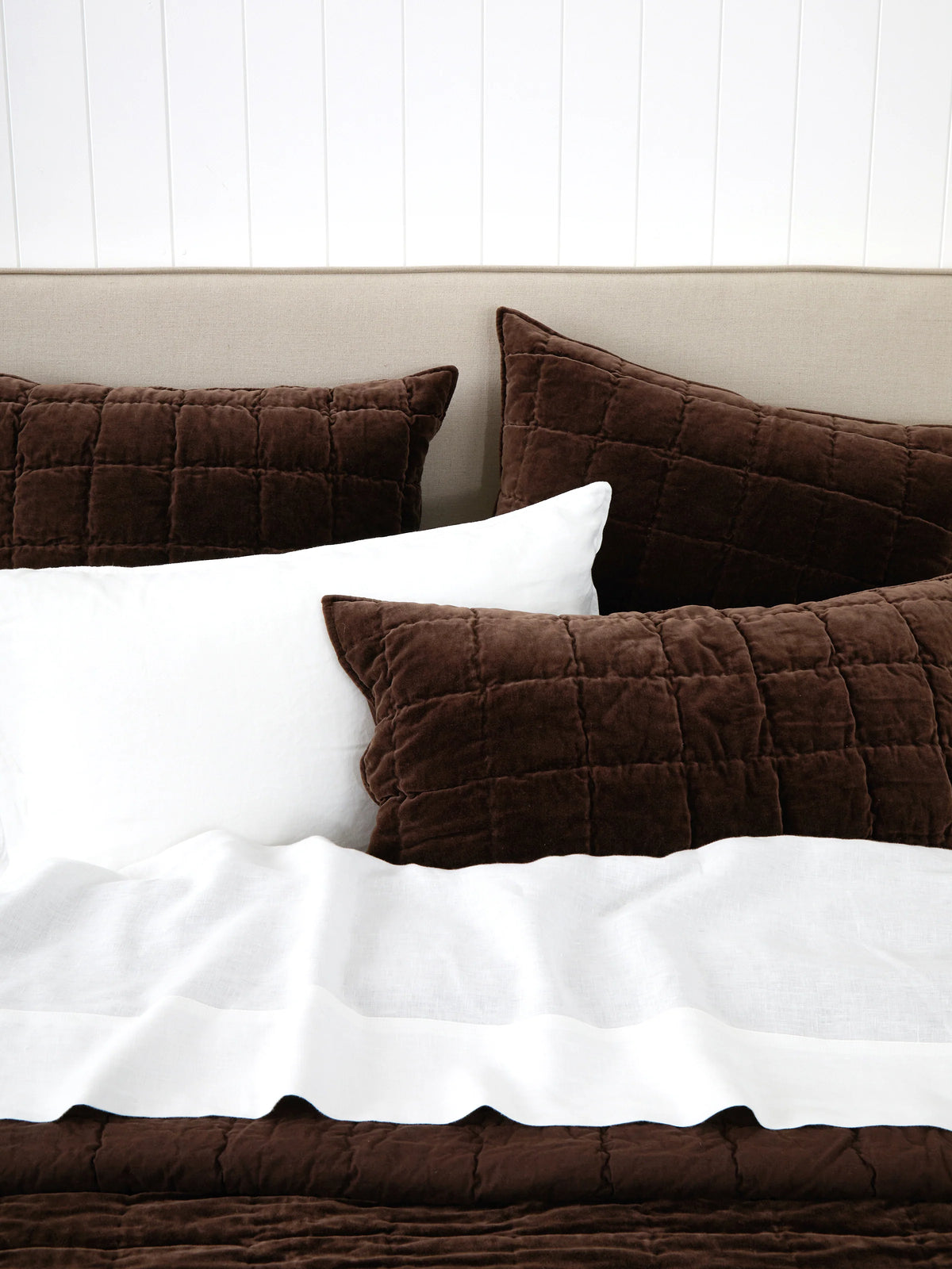 Belvedere Velvet Quilt in Cocoa