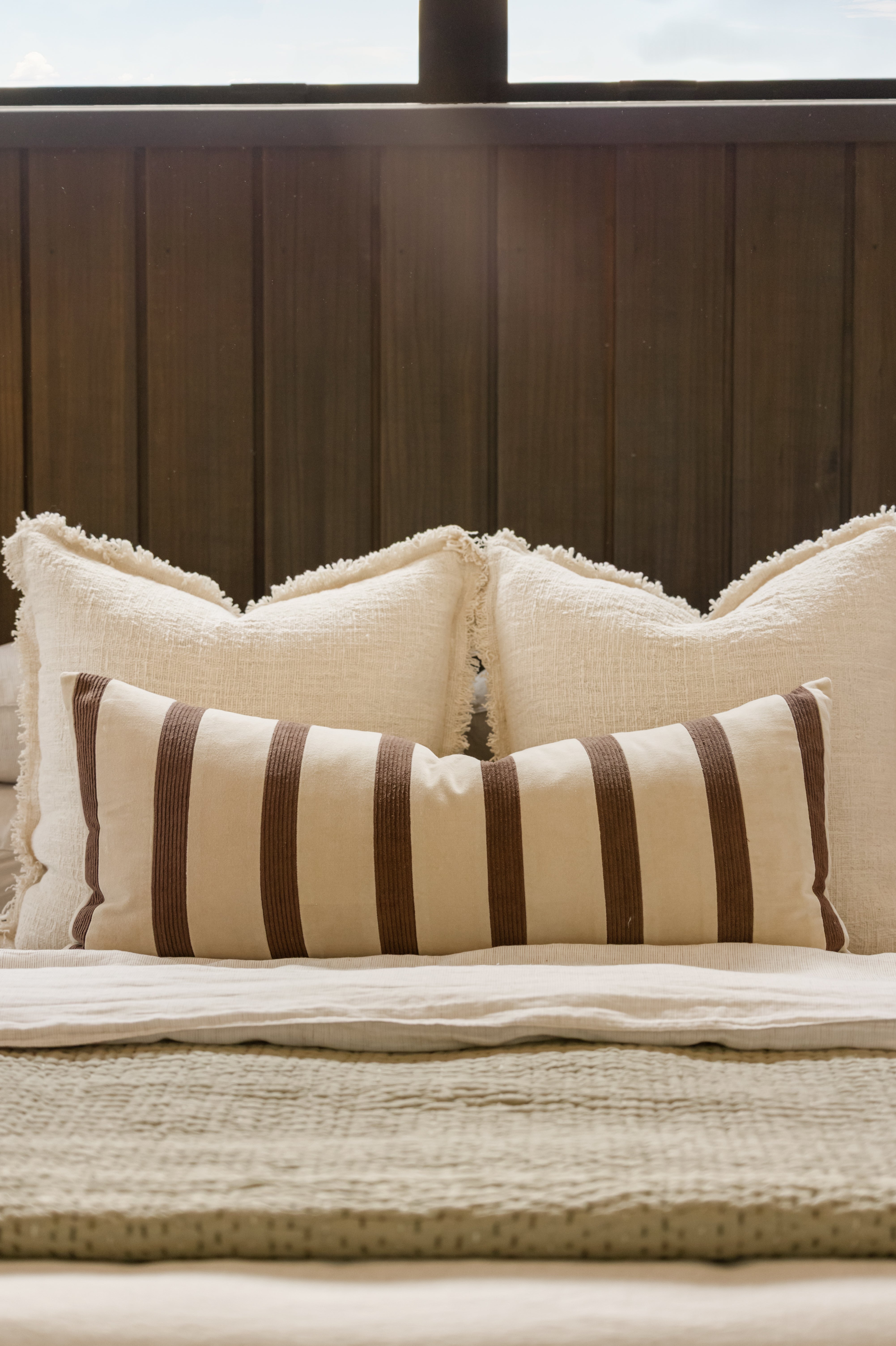Huxley Natural/Chocolate Lodge Cushion