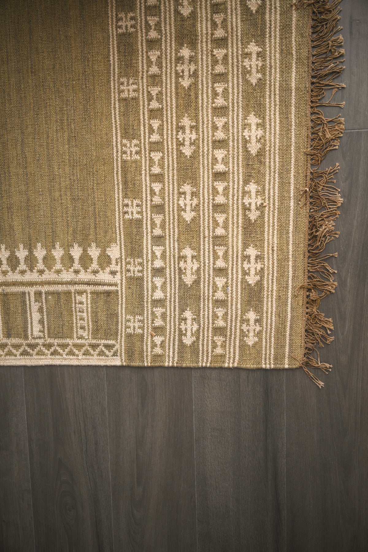 Oliver Motif Rug 290cm x 190cm