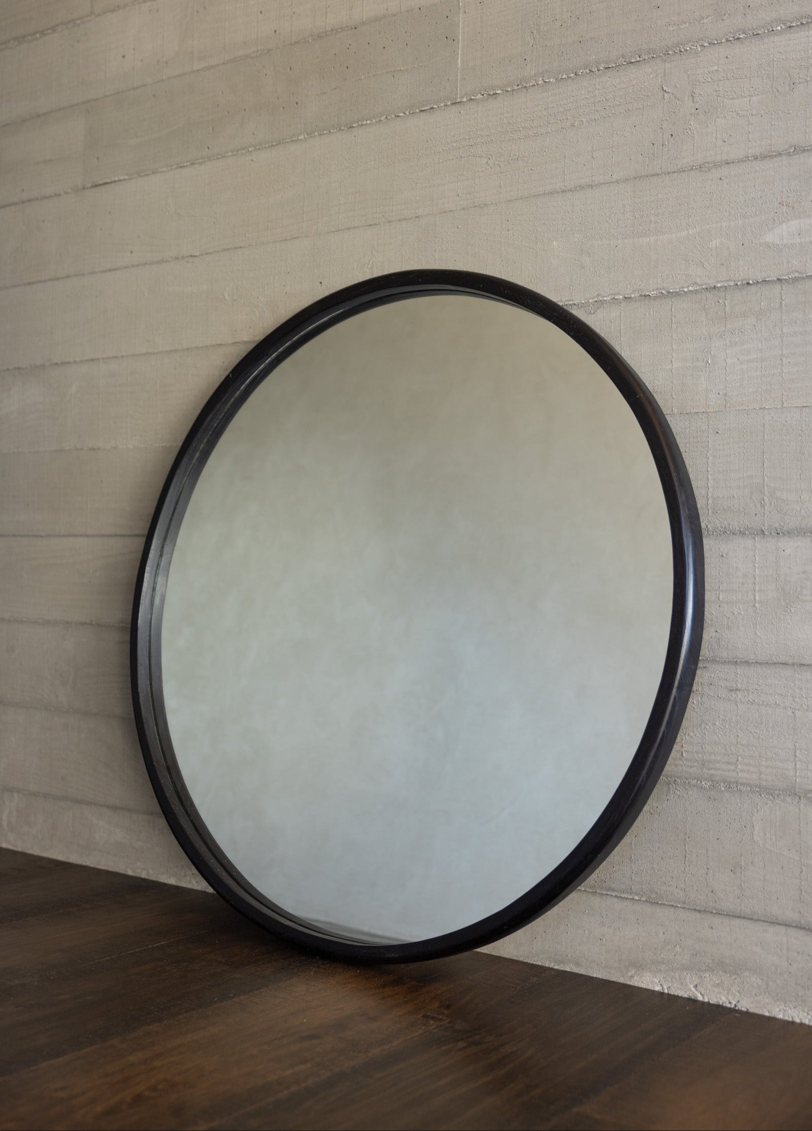 Sol Round Mirror 90cm — Black