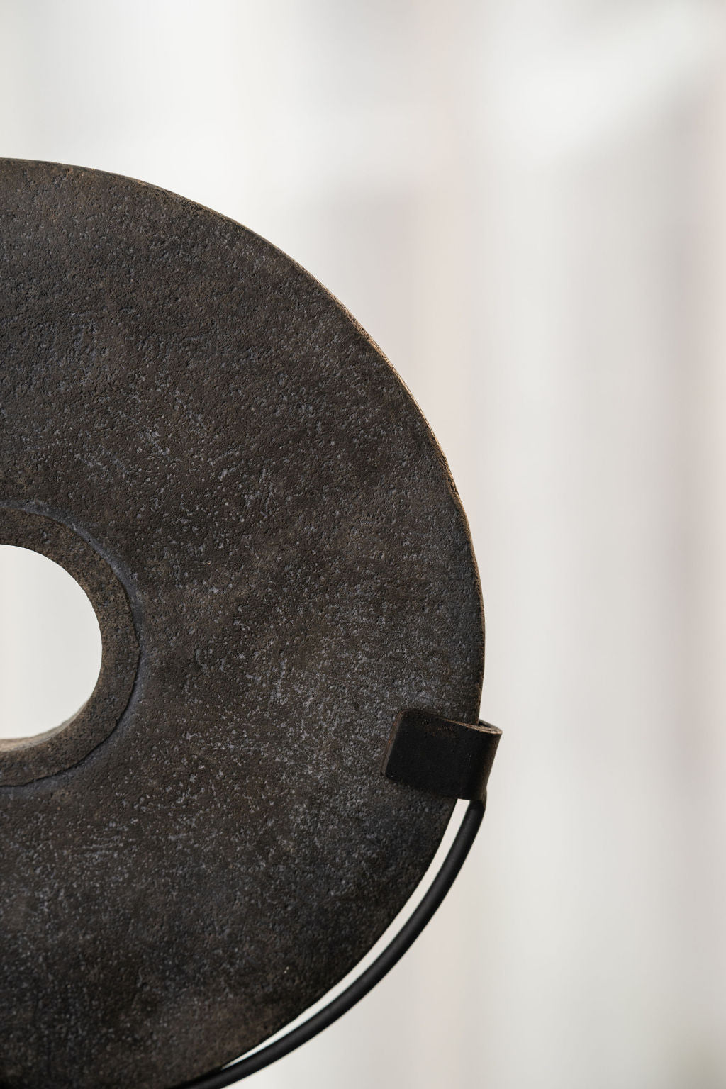 Black Eternity Stone On Stand - DIA: 20cm