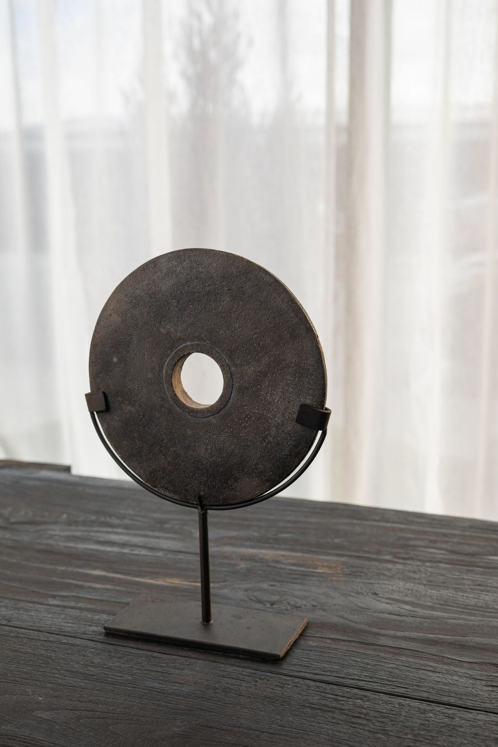 Black Eternity Stone On Stand - DIA: 20cm