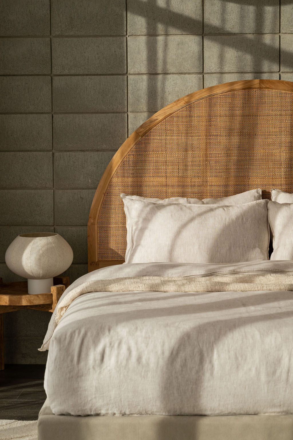 Alba Table Lamp