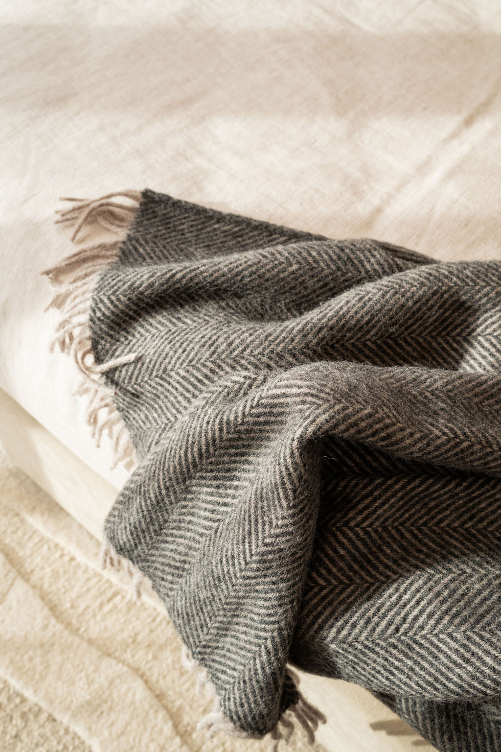 Weave Lerwick Throw in Charcoal
