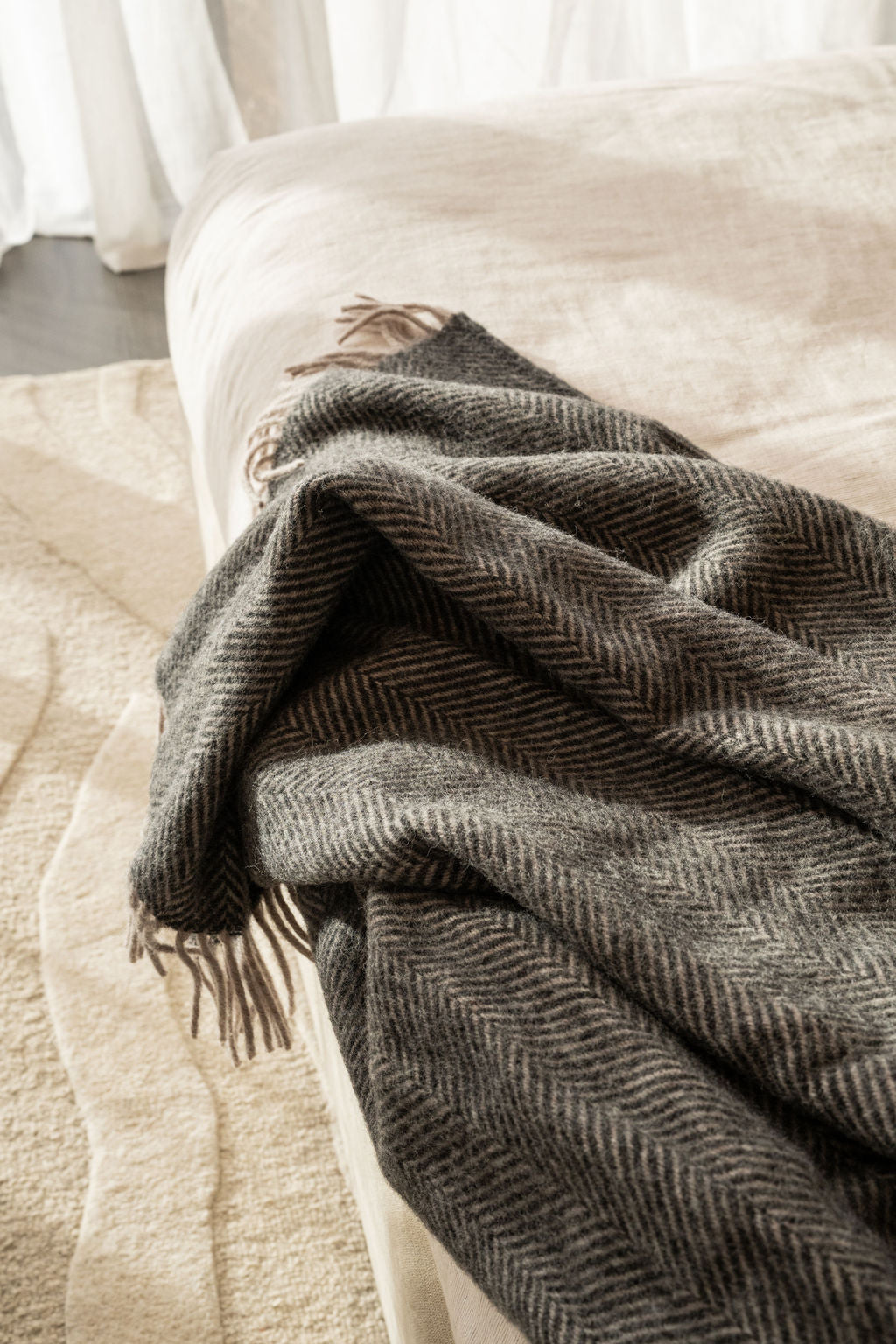 Weave Lerwick Throw in Charcoal