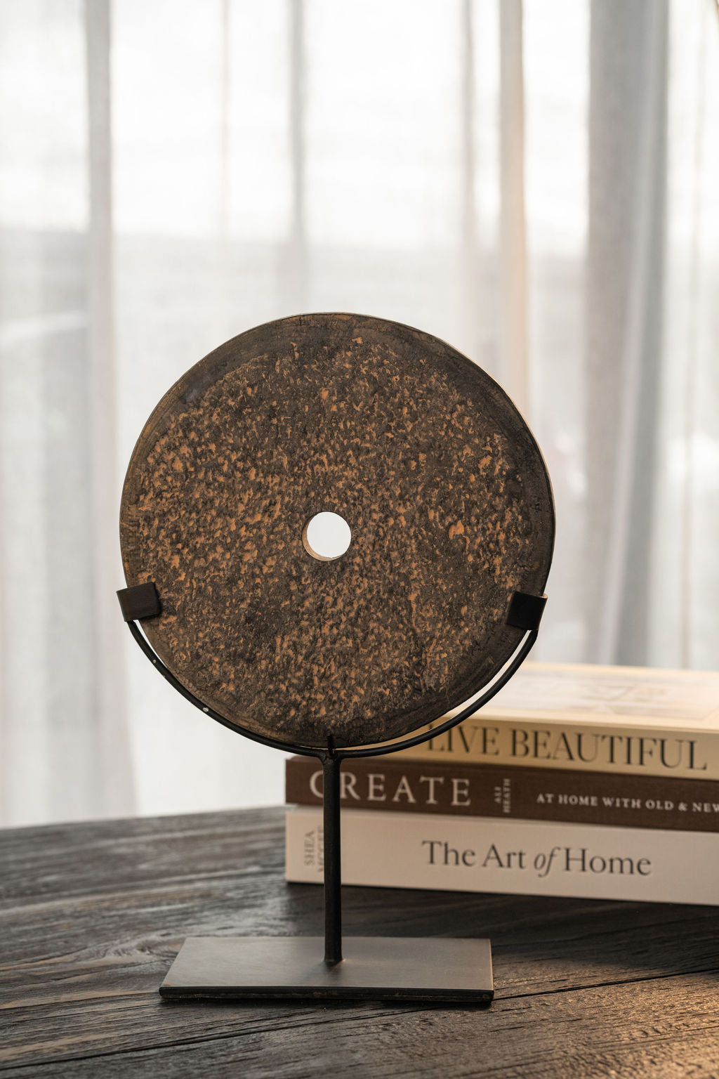 Dark Nordic Style Eternity Stone On Stand DIA: 20cm